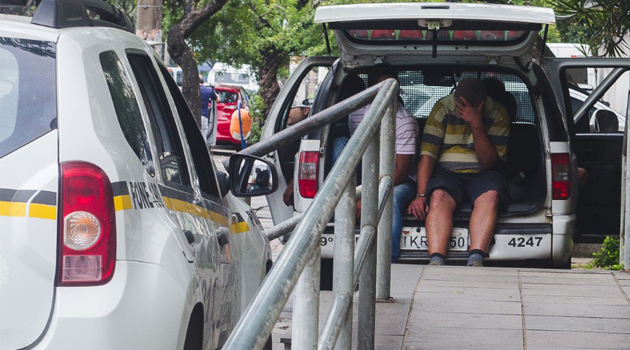 Decisão judicial escancara colapso do sistema prisional e empurra presos para dentro das delegacias