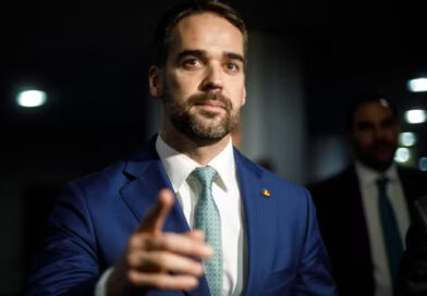 Para atacar a UGEIRM, governo Eduardo Leite ameaça suspender as promoções da categoria