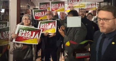 Comissão de Constituição e Justiça adia votação da PEC da data-base para a próxima semana