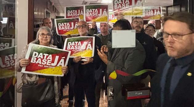 Comissão de Constituição e Justiça adia votação da PEC da data-base para a próxima semana