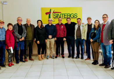 Reunião de entidades dos servidores organiza mobilização pela revisão geral e fim do confisco previdenciário
